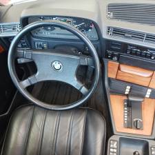 Image 30/41 of BMW 745i (1984)