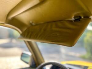 Image 118/139 of Mercedes-Benz 240 D (1978)