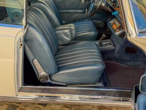 Bild 34/50 von Mercedes-Benz 280 SE 3,5 (1971)