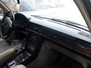 Image 19/25 de Mercedes-Benz 280 SE (1979)