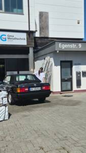 Image 4/4 of BMW 320i (1992)