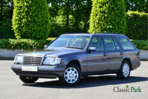 Image 1/44 de Mercedes-Benz E 280 T (1994)