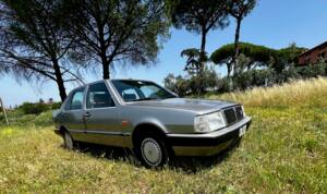Afbeelding 2/81 van Lancia Thema I.E. (1986)