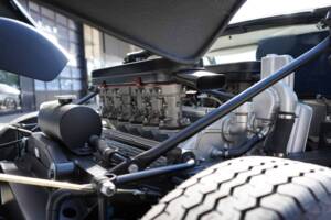 Afbeelding 30/74 van Lamborghini Miura P 400 (1968)