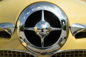 Image 16/50 of Studebaker Champion Regal DeLuxe Convertible (1950)