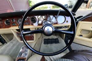 Image 39/50 de Bentley Corniche I (1975)
