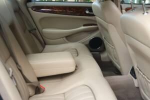Bild 30/50 von Jaguar XJ 8 4.0 Executive (2001)