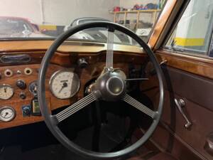 Image 2/8 of Daimler DB 18 Consort (1953)
