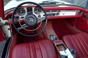 Immagine 17/36 di Mercedes-Benz 280 SL (1970)