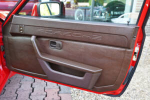 Image 43/50 of Porsche 924 (1981)