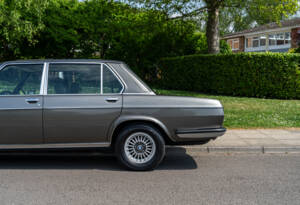 Image 11/29 of BMW 3,3 L (1975)