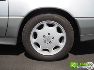 Image 24/50 of Mercedes-Benz 300 SL-24 (1992)