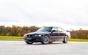 Image 2/55 of BMW 740i (1997)