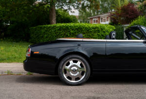 Immagine 16/29 di Rolls-Royce Phantom DHC (2008)