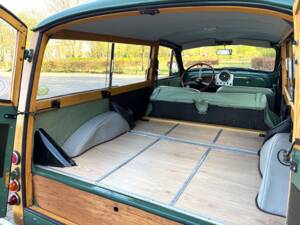 Image 23/24 of Morris Minor 1000 Traveller (1968)