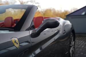 Image 46/50 of Ferrari California (2009)