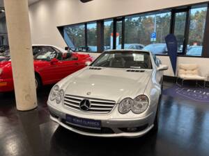 Image 3/29 of Mercedes-Benz SL 55 AMG (2002)