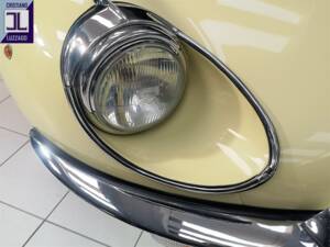 Image 11/51 de Jaguar E-Type (1970)