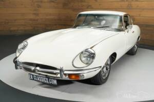 Image 4/19 de Jaguar E-Type (1969)