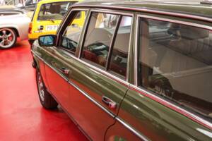 Bild 43/54 von Mercedes-Benz 250 T (1979)