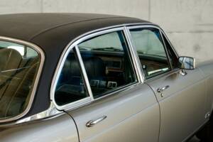 Bild 37/50 von Jaguar XJ 6 L 4.2 (1975)