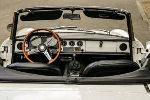 Image 59/66 of Alfa Romeo 1750 Spider Veloce (1968)