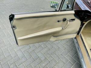 Image 25/36 de Mercedes-Benz 280 SE 3,5 (1971)