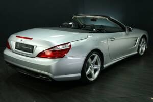 Image 2/50 of Mercedes-Benz SL 500 (2015)