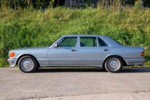 Image 9/100 of Mercedes-Benz 500 SEL (1983)