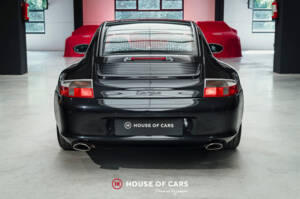 Image 8/24 of Porsche 911 Carrera (2002)