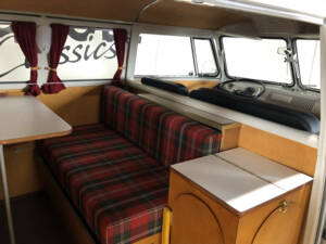 Image 22/24 de Volkswagen T1 camper (1963)