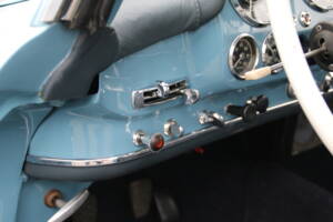 Image 54/68 of Mercedes-Benz 190 SL (1961)