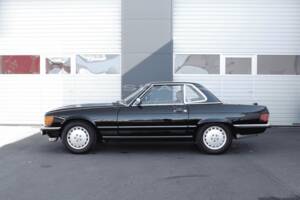Image 23/23 of Mercedes-Benz 560 SL (1989)