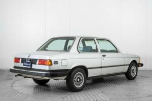 Bild 2/50 von BMW 320i (1981)