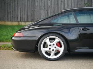 Image 5/36 de Porsche 911 Carrera 4S (1998)