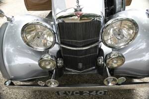 Image 32/50 of Alvis 4.3 Liter Saloon (1940)