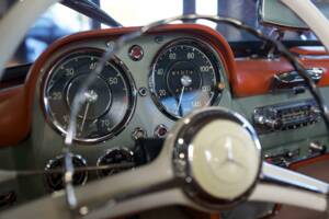 Image 24/28 of Mercedes-Benz 190 SL (1960)