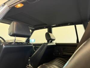 Immagine 32/50 di BMW 325i Touring (1992)