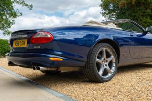 Image 41/50 of Jaguar XKR (2000)