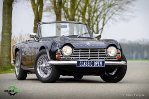 Image 18/37 of Triumph TR 4 (1965)