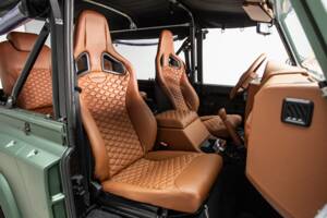 Image 18/44 of Land Rover Defender 90 (2011)