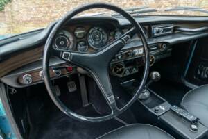 Image 13/50 of Volvo 1800 ES (1972)