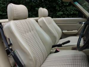 Image 12/20 de Mercedes-Benz 420 SL (1989)