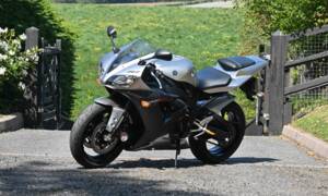 Image 1/49 of Yamaha YZF-R1 (2002)