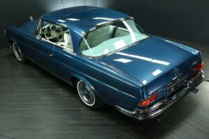 Image 35/50 of Mercedes-Benz 280 SE 3,5 (1971)