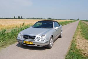Image 46/46 of Mercedes-Benz CLK 200 (1999)