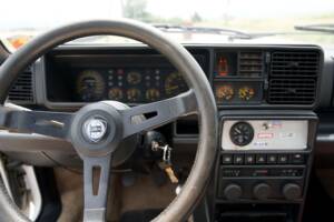 Image 36/47 of Lancia Delta HF Integrale (1988)