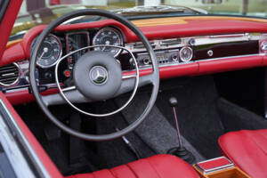 Image 24/50 de Mercedes-Benz 280 SL (1969)
