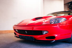 Afbeelding 13/42 van Ferrari 550 Maranello (1998)
