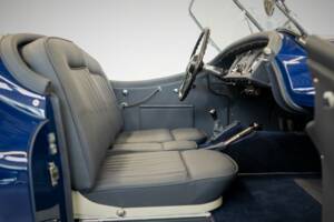 Immagine 54/62 di Jaguar XK 140 OTS (1954)